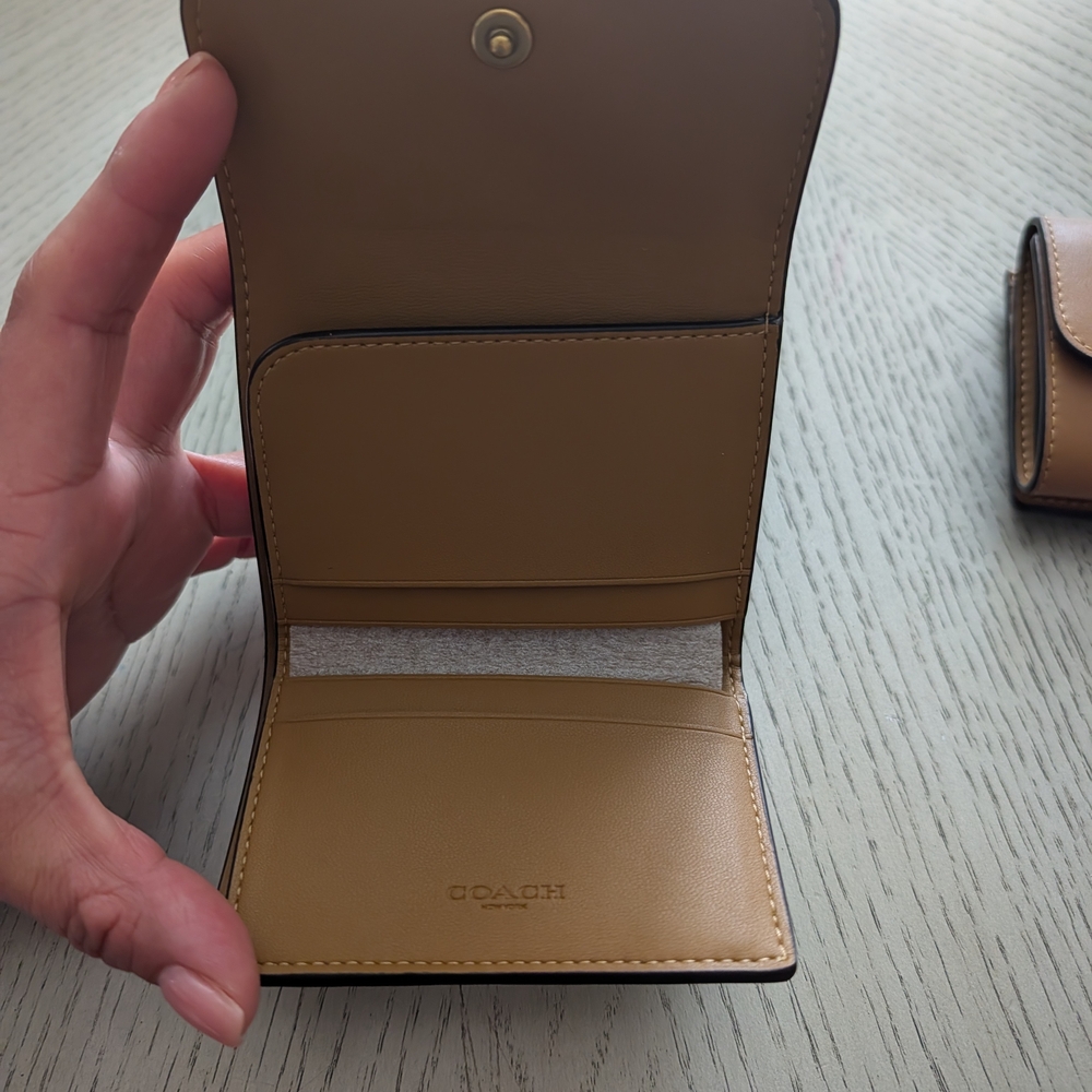 Coach Tan Leather Wallet - Picture 7 of 8